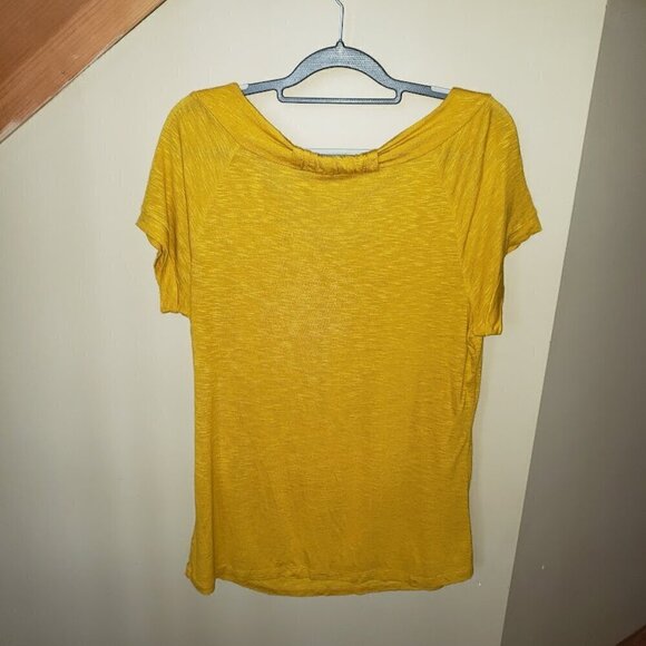 New York & Company Women's 100% Rayon Mustard Yellow Short Sleeve Tshirt XL - Picture 4 of 5